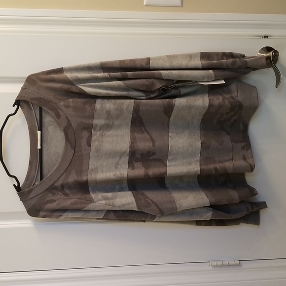 NWT Striped & Camo Top. Large - Picture 2 of 3